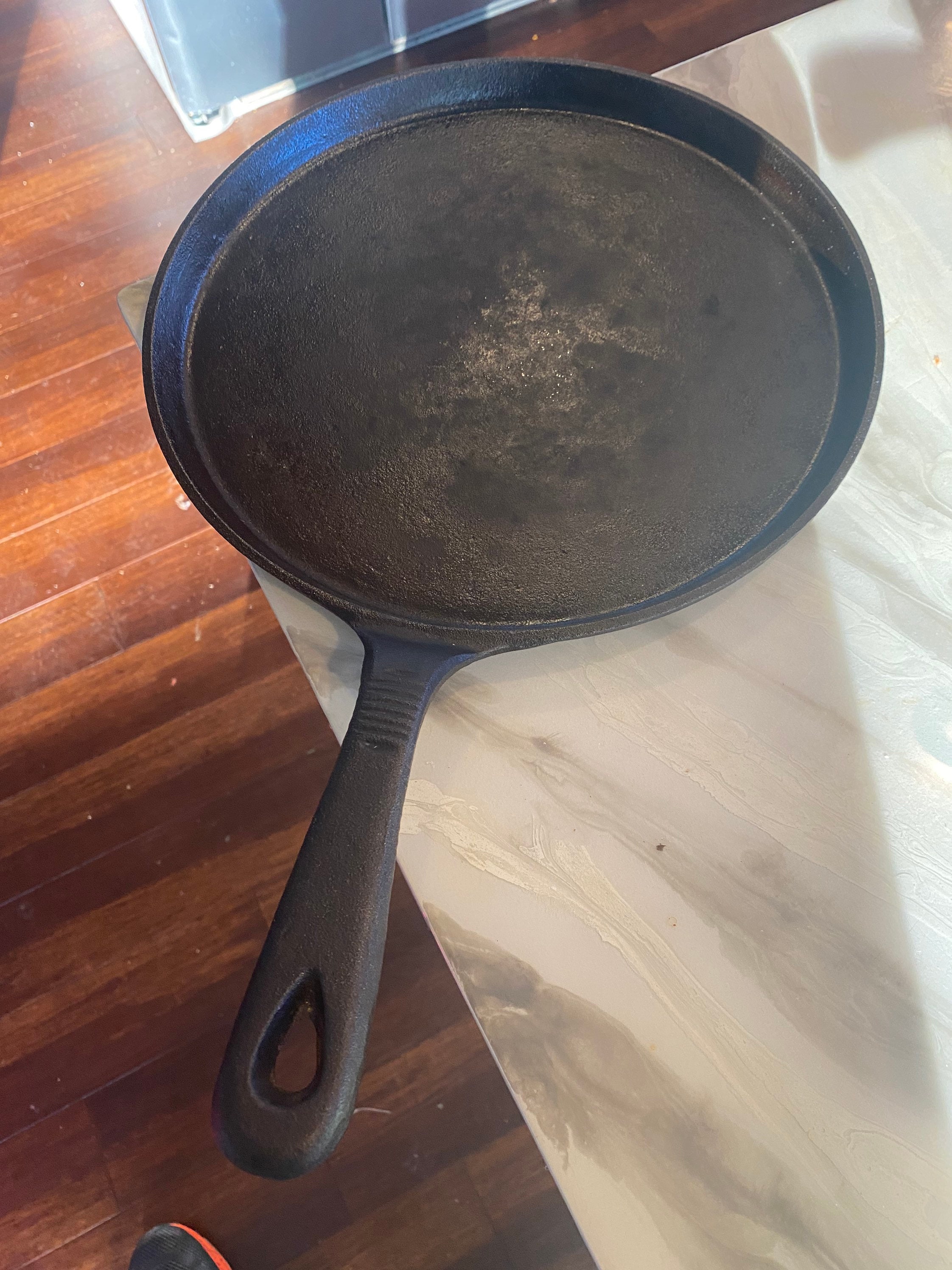 12 inch Seasoned Cast Iron Snowflake Skillet