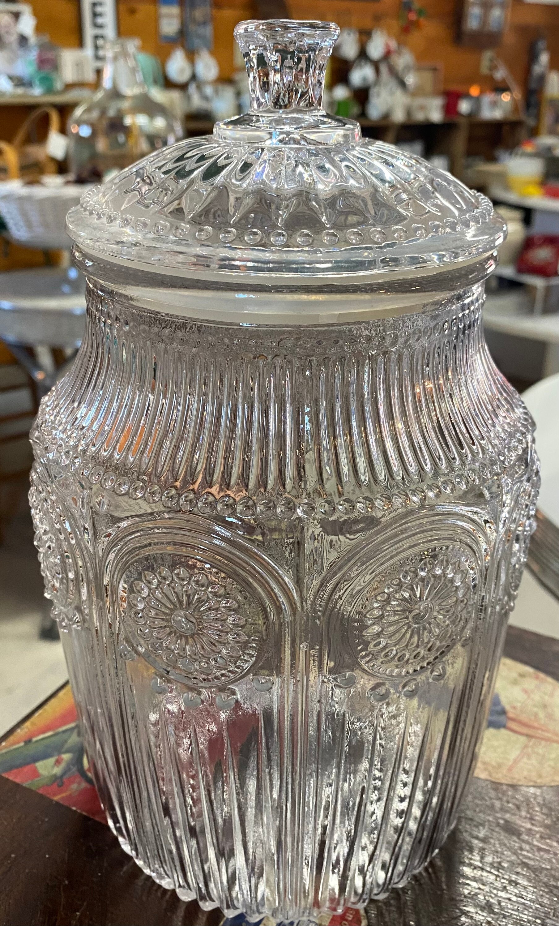 The Pioneer Woman Adeline Glass Cookie Jar, Clear