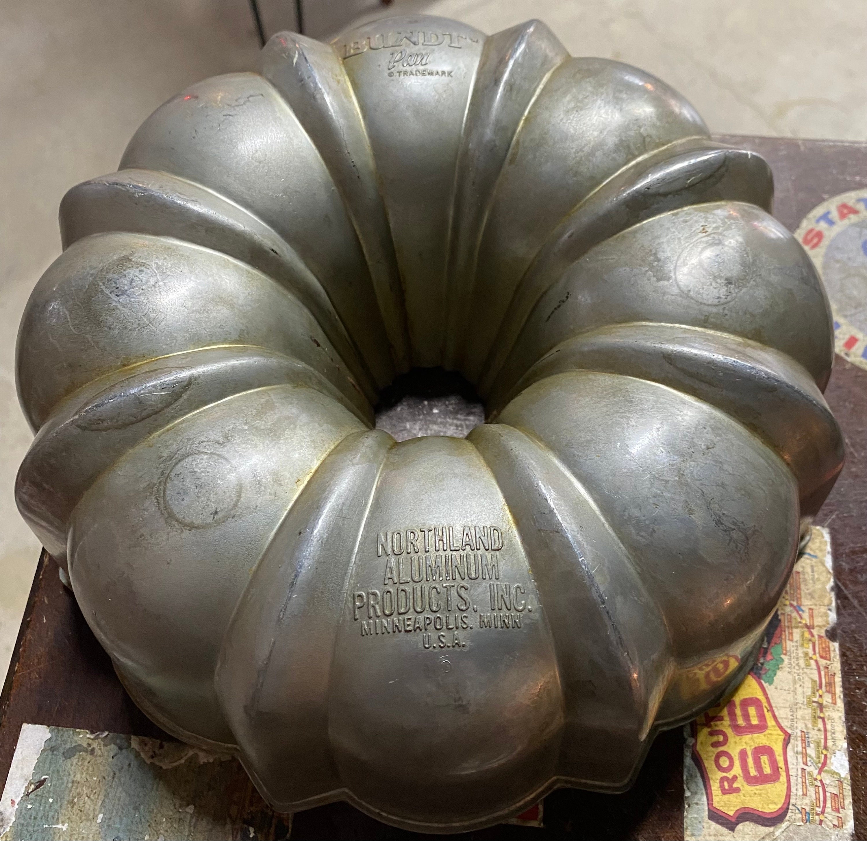 BUNDT NORTHLAND 10 Heavy Vintage Bundt Cake Pan Large Aluminum Original  Style