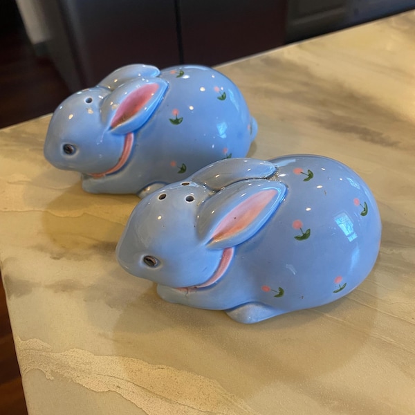 Vintage Otagiri Japan Blue Bunny Rabbits Salt And Pepper Shakers-Wonderful Addition To Any Kitchen Or Collection-Great Gift!!