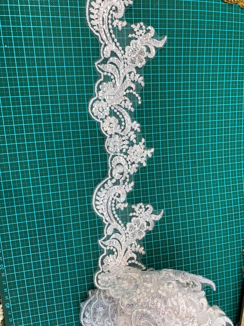 White veil trim