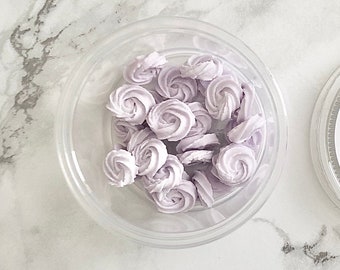 Royal Icing Rosetten ~ Mini Rosen ~ Lavendel Rosetten