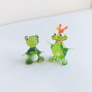 Miniature Glass Figurines, Miniscule Glass Animals, Murano Glass Frog, Collectible Glass Froggy, Doll House Figurines