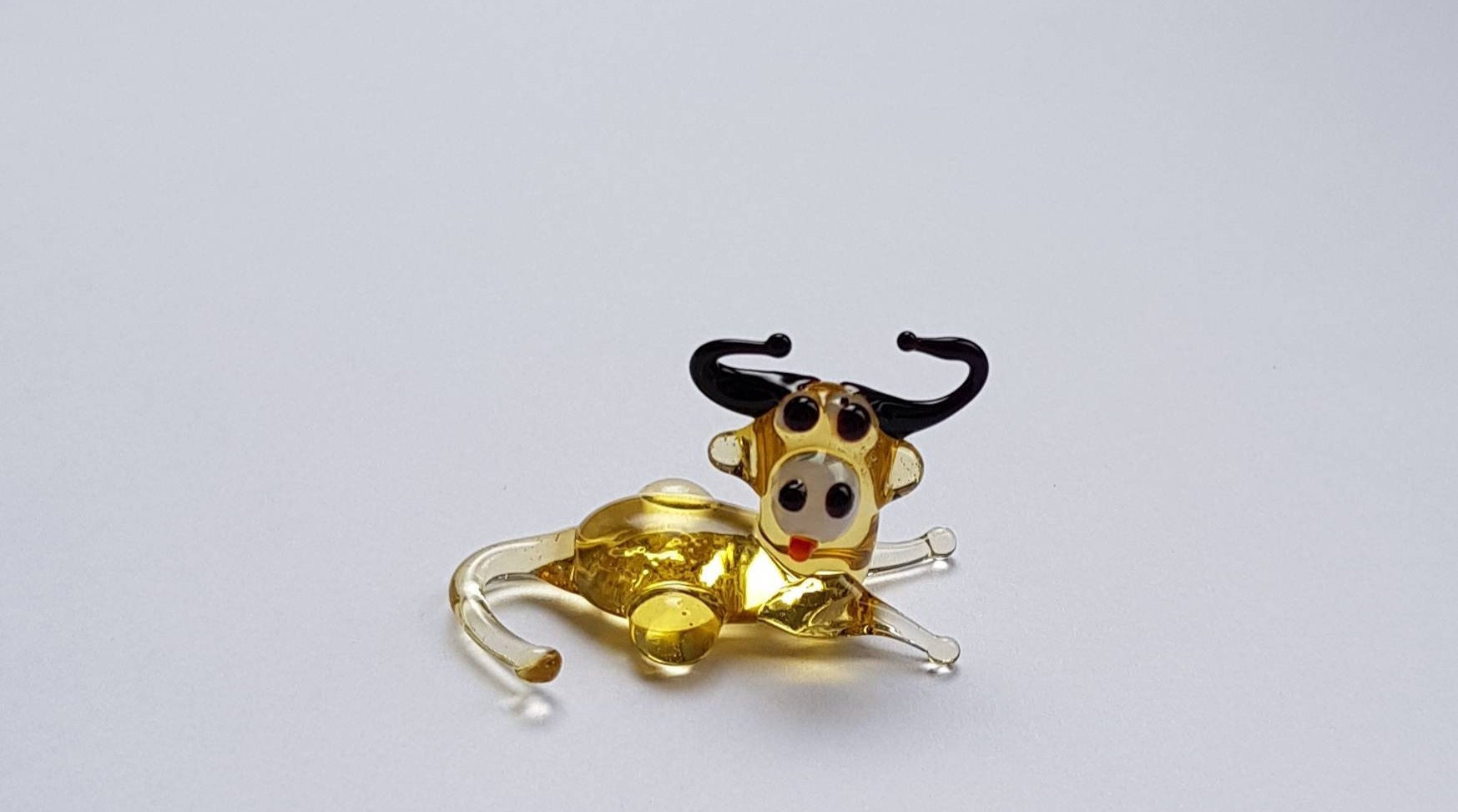 Miniature Murano Glass Bull Figurine: Dollhouse Animal