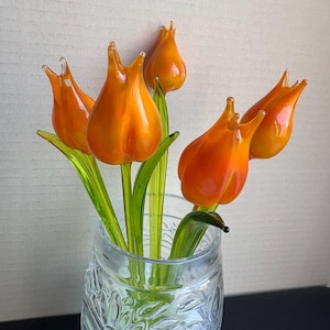 Glass Tulip Flower Figurine, Hand Blown Tulip Flower Glass Figurine, Hand Blown Spring Flower