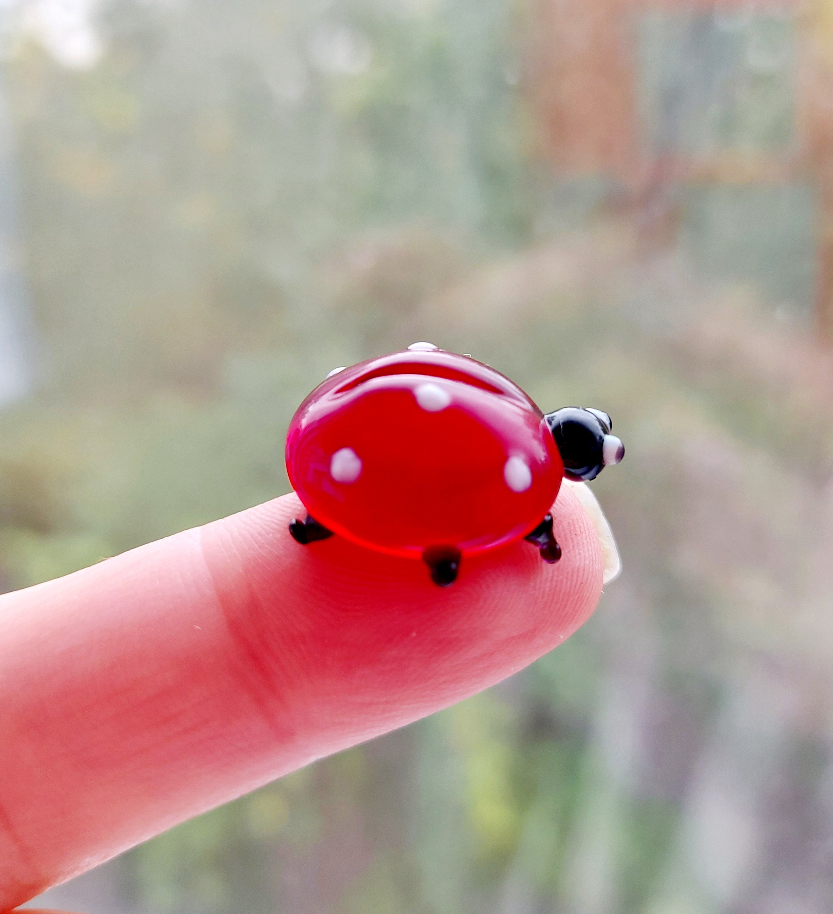 てんとう虫 ムラーノガラスのてんとう虫：小さな手作り昆虫置物 - Etsy 日本