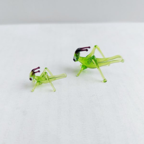 Glass Grasshopper, Miniature Glass Cricket, Murano Glass Grasshopper, Collectible Glass Grasshopper, Doll House Animals