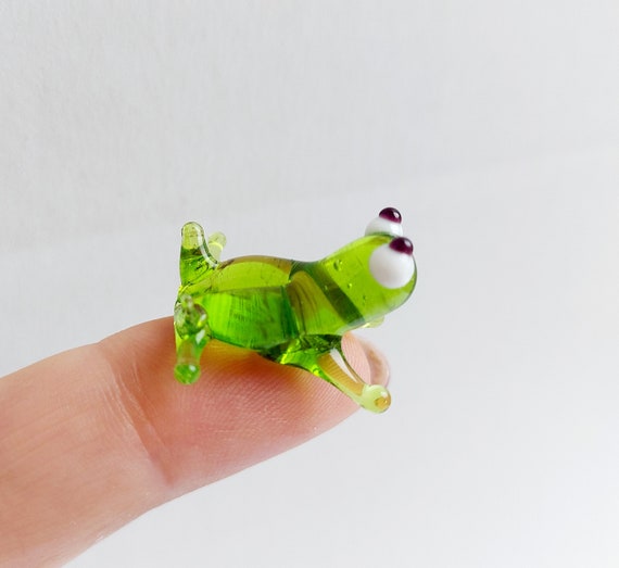 Miniature Glass Figurines, Miniscule Glass Animals, Murano Glass Frog,  Collectible Glass Froggy, Doll House Figurines 