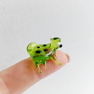 Miniature Glass Figurines, Miniscule Glass Animals, Murano Glass Frog, Collectible Glass Froggy, Doll House Figurines