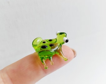 ZOOCRAFT Collectible Frog Figurines Green Blown Glass Hand Painted Animals  Lovers Gift Collection Miniature Home Garden Terrarium Decor -   Australia