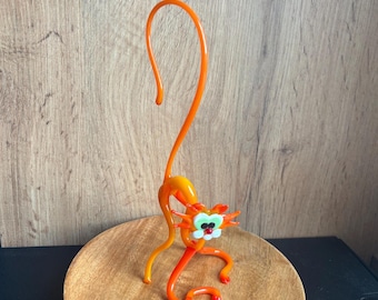 オレンジ色の猫のガラスの置物 • 手作りのランプワークの子猫、7インチ