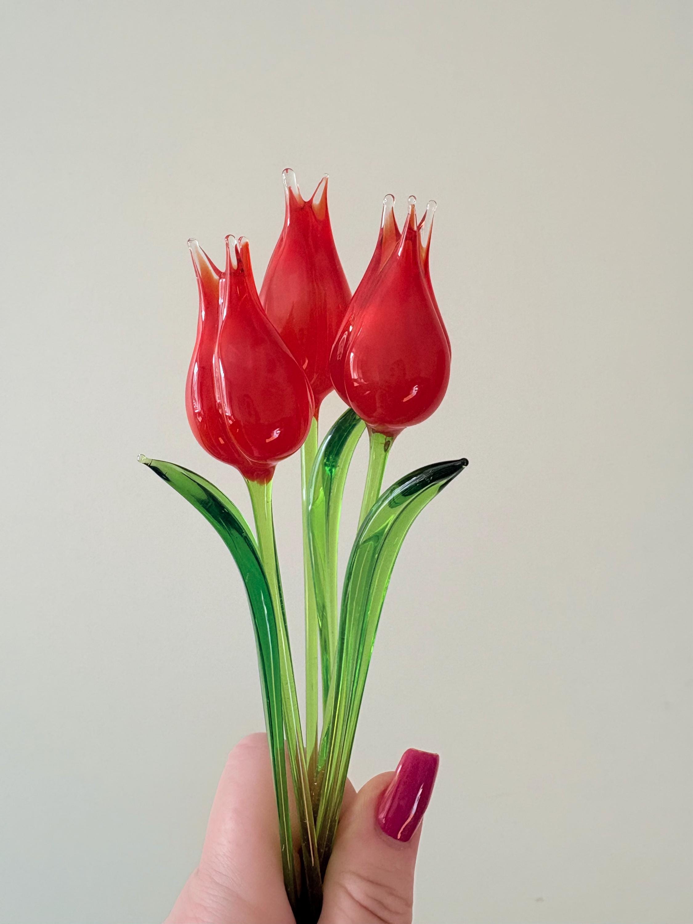 手吹きガラスのチューリップの花の置物：春の装飾 - Etsy 日本