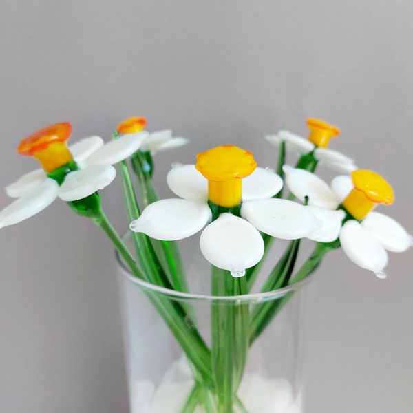 Jonquilles en verre de taille réelle, fleurs de narcisse blanches faites à la main, fleur de printemps soufflée à la main, figurine en verre