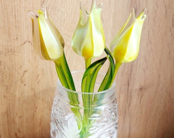 Glass Tulip Flower Figurine, Hand Blown Tulip Flower Glass Figurine, Hand Blown Spring Flower