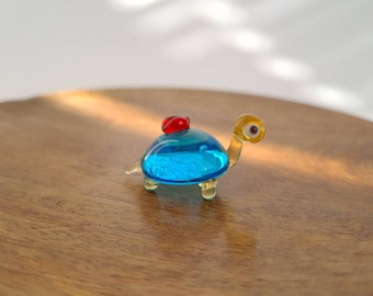 Mini Glass Turtle, Tiny Glass Sea Blue Turtle with Ladybug, Murano Glass Turtle, Collectible Glass Turtle, Doll House Animal