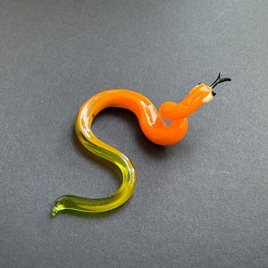 Handgjord glaspytonfigur: Samlarformad lampsnok