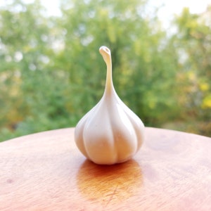 Glass Garlic Figurine For Kitchen Decoration, Hand Blown Garlic Figurine, Glass Vegetables Figurines