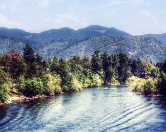 Stampa fotografica del fiume Oregon, scena autunnale di montagna (download digitale)