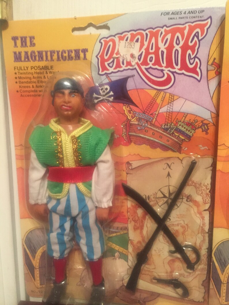The Magnificent Pirates 8 \u201c Figures sealed. 4
