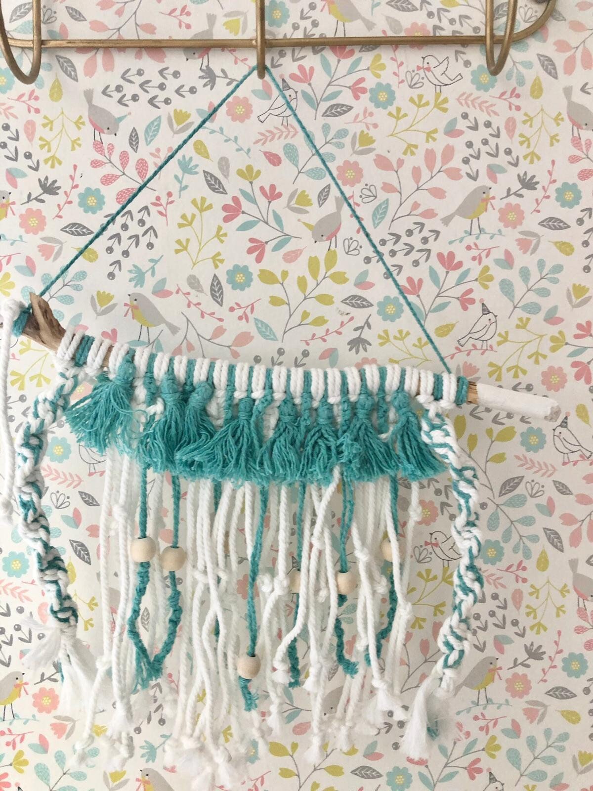 Mini Fanion Macramé et Perles en Bois sur Son Flotté