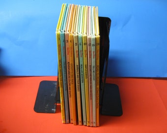 Walt Disney FUN-T0-READ Library. Ten volumes. A Bantam Book, 1980s.  Vintage books.  Hardcover.  Used.