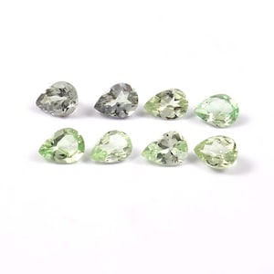 Faceted Green Tsavorite Garnet Lot: Pear Shape, 4x3mm