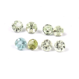 Top Quality Green Garnet Stone, Natural Faceted Green Tsavorite Loose Gemstone 62 Piece Lot, 2.5 MM Round Shape, 3.95 Carat Weight.