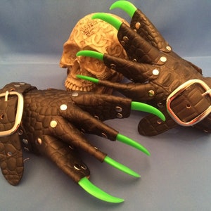 Green Dragon Claw Gauntlets / Gloves w/ Neon Green Claws