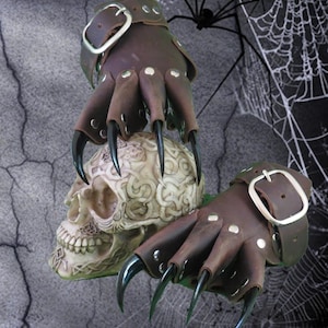 Brown Dragon Claw Gauntlets / Gloves with Black Claws
