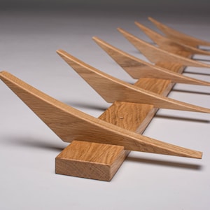 Oak Wall-Mounted Rack with Hooks - Minimalist and Sophisticated Design