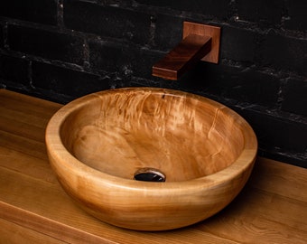 Handgefertigtes Holzwaschbecken mit Harz-Finish: Ein einzigartiges und luxuriöses Badezimmer-Accessoire