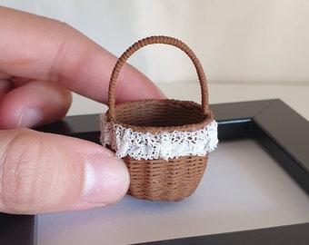 Dollhouse Miniature Wicker Basket (lace, variation 2)