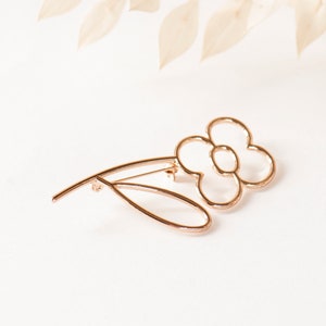 Gold Flower Brooch, Flower Pin, Lapel Pin Flower, Floral Pin Gold, Minimalist Gold Flower Brooch, Gift For Mum, Flower Brooch,Mimimalist Pin