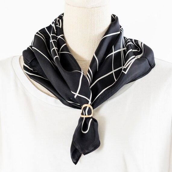 Women's Elegant X Shape Silk Scarf Clip Ring Scarves Buckle Holder for  Wedding Party (Silver)