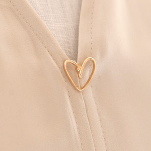 Gold or Silver little heart outline modesty pin on our bespoke gift card, ready for gifting, extra button pin for ladies blouses, cleavage pin, stop gaping blouses, pin them, Cute gift for daughter, friend, neighbour, sister.