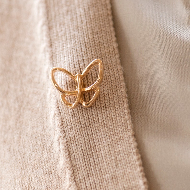 Gold or Silver little dainty butterfy outline modesty pin on our bespoke gift card, ready for gifting, extra button pin for ladies blouses, cleavage pin, stop gaping blouses, pin them, Cute gift for daughter, friend, neighbour, sister.