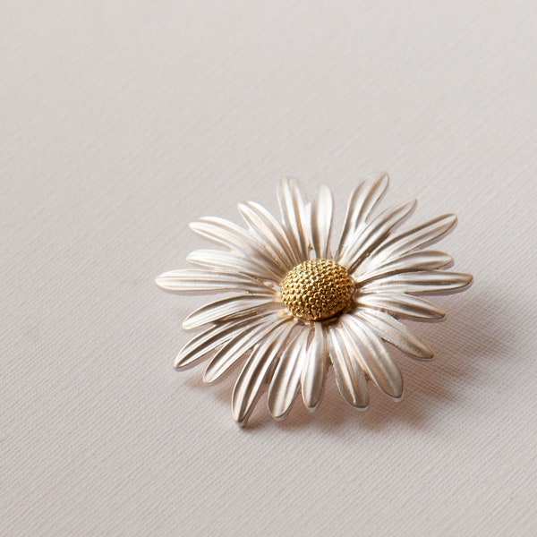 Large Daisy Brooch, Statement Flower Brooch, Daisy Lapel Brooch, Silver and Gold Daisy Brooch, Flower Brooch, Floral Pin Large, Daisy Gift