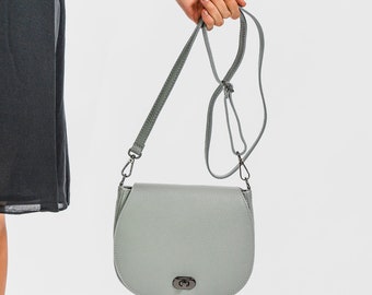 Sac à main gris tourterelle, sac à main personnalisé gris, petite sacoche pour femme, sacoche en cuir personnalisée, sac à bandoulière en cuir gris