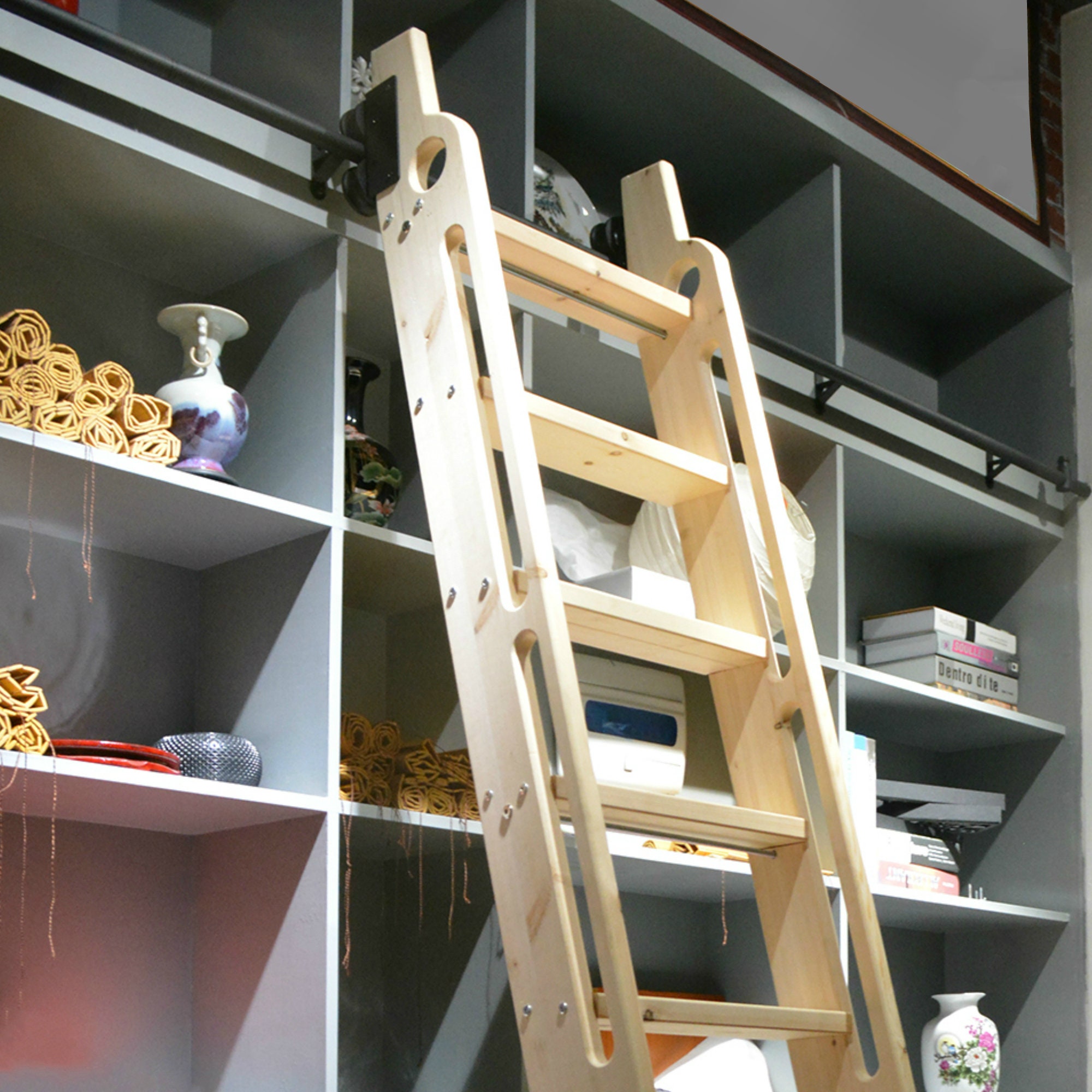 Fastener Ind » Libreria Moderna