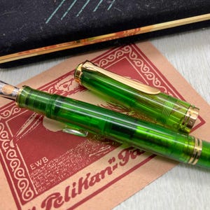 Pelikan M800 green demonstrator fountain pen - early edition - 1990s
