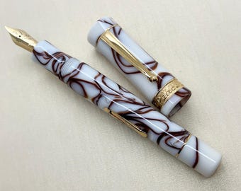 Pluma estilográfica Delta Peace de edición limitada