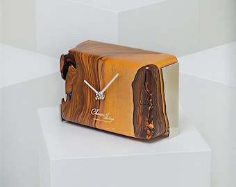 Elegant Table Clock: Natural Wood Decor, Modern Home Office Gift