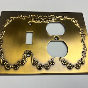 BrassSmith House - CW-COMBO - Concord Wreath kontakt- och brytarplattaskydd