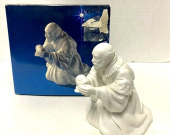 Avon Nativity Collectibles The Magi Melchior Porcelain Figurine in Box