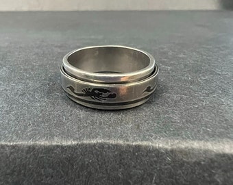 Silver Spinning Ring with Scorpions Size 8