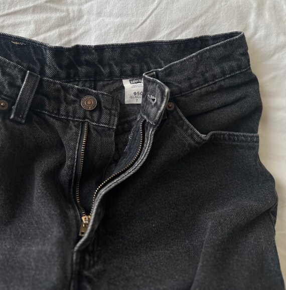 Vintage Levi 950 Denim Shorts - image 4