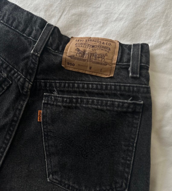 Vintage Levi 950 Denim Shorts - image 3