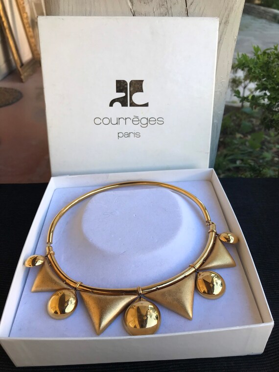 Courréges necklace