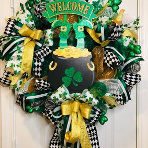 St Patrick’s Day wreath-Pot of Gold-Luck-Shamrock-Holiday-Gift-Door Hanger