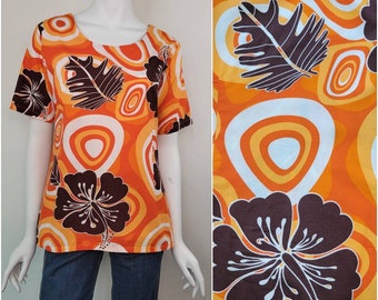 Vintage 1960s psychedelic Hawaiian top, Size S-M / 1970s floral Hawaiian top / Hibiscus print / 60s Small S Medium M 35B 36B 37B